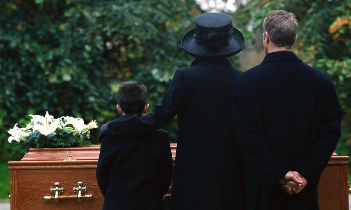 How to behave at a funeral?