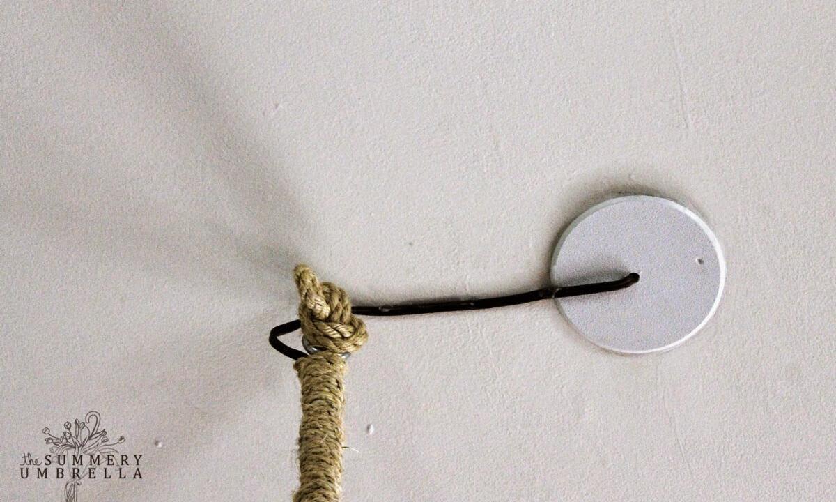 How to hang up a chandelier with a level on a hook?