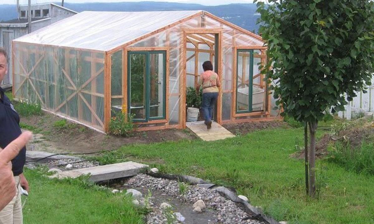 How to make the greenhouse with own hands?