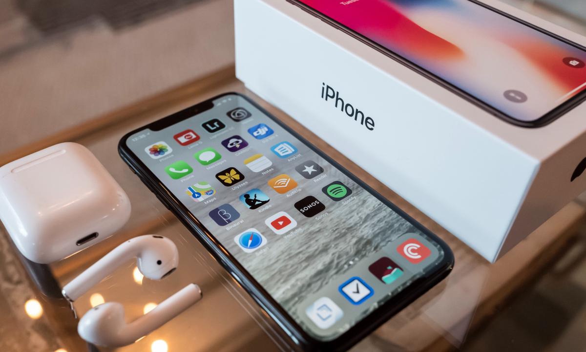 What IPhone it is better to buy?