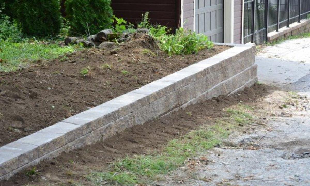 How to strengthen a slope near a fence?
