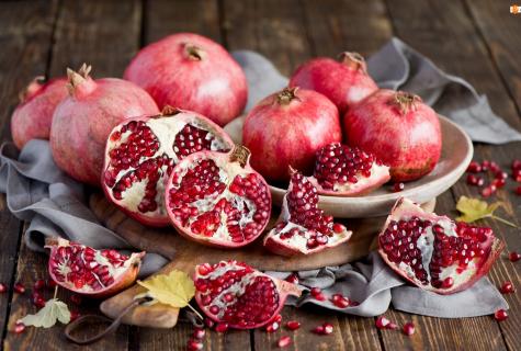 How it is correct to choose pomegranate?