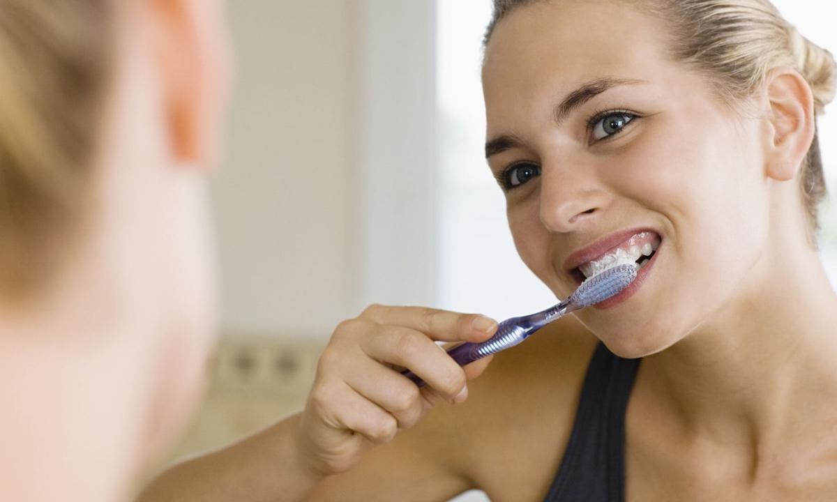 How it is correct to brush teeth?