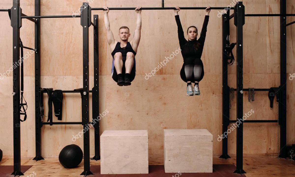 How it is correct to be engaged on a horizontal bar?