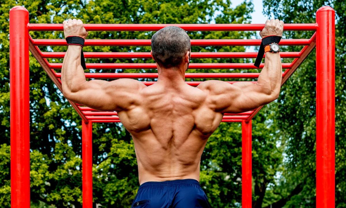 How to pump up a biceps on a horizontal bar?