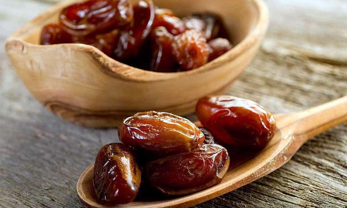 Useful properties of dried dates for men