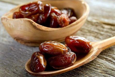 Useful properties of dried dates for men