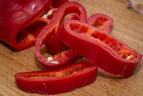 Red pepper – advantage and harm for men