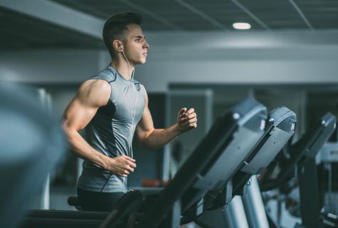 The program of exercises in gym for men