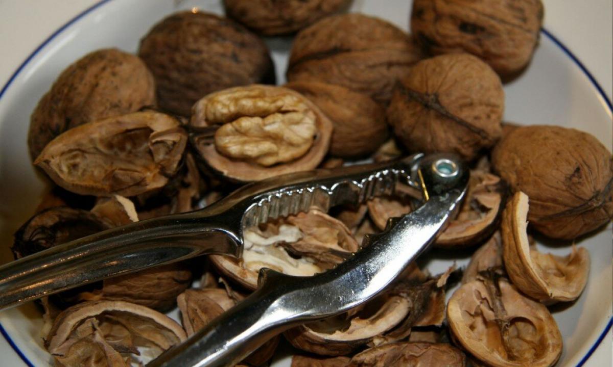 Than walnut is useful to men?