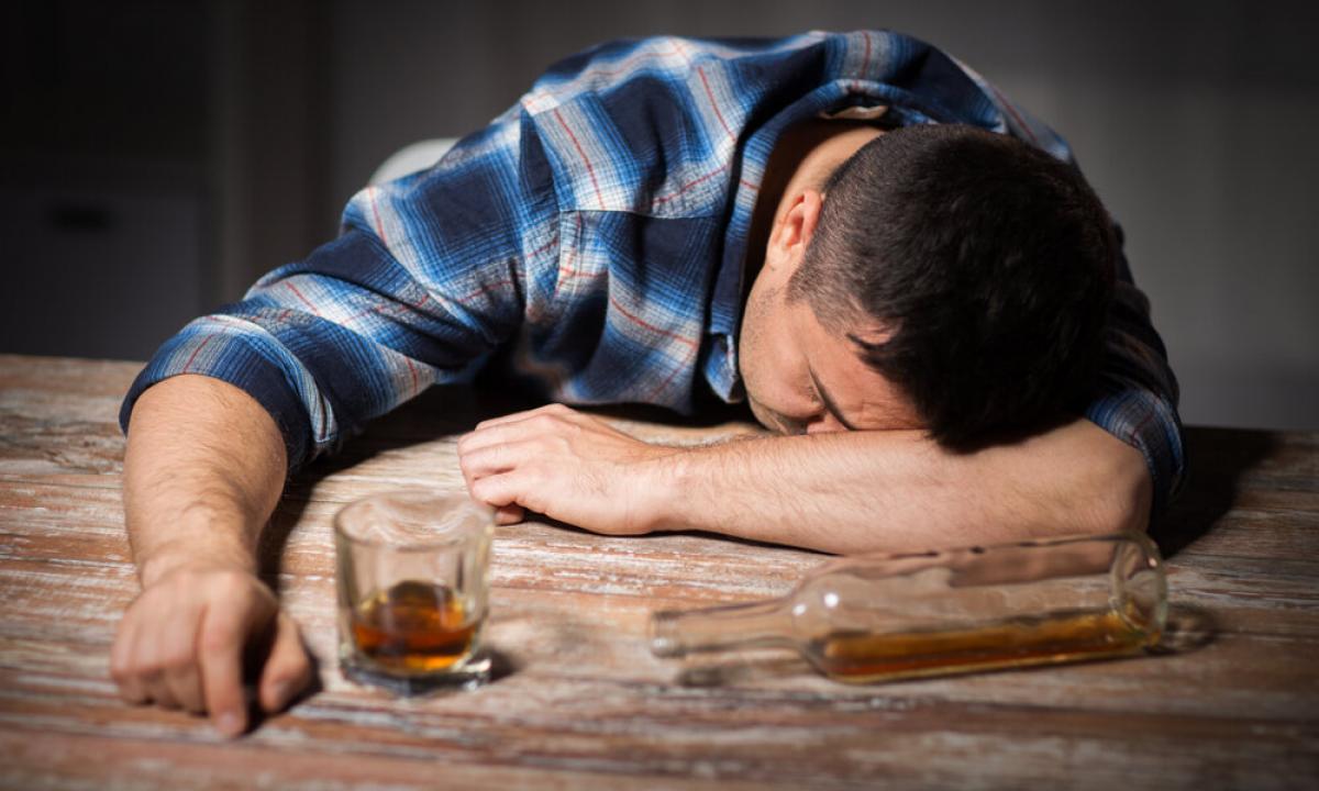 Alcoholic hallucinosis - symptoms and treatment