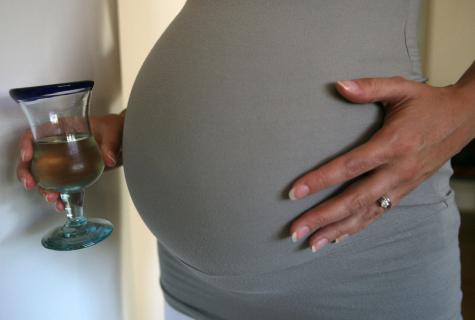 Alcoholism in the early stages of pregnancy