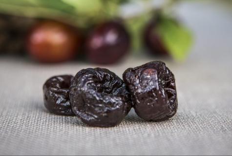 Advantage of prunes for an organism