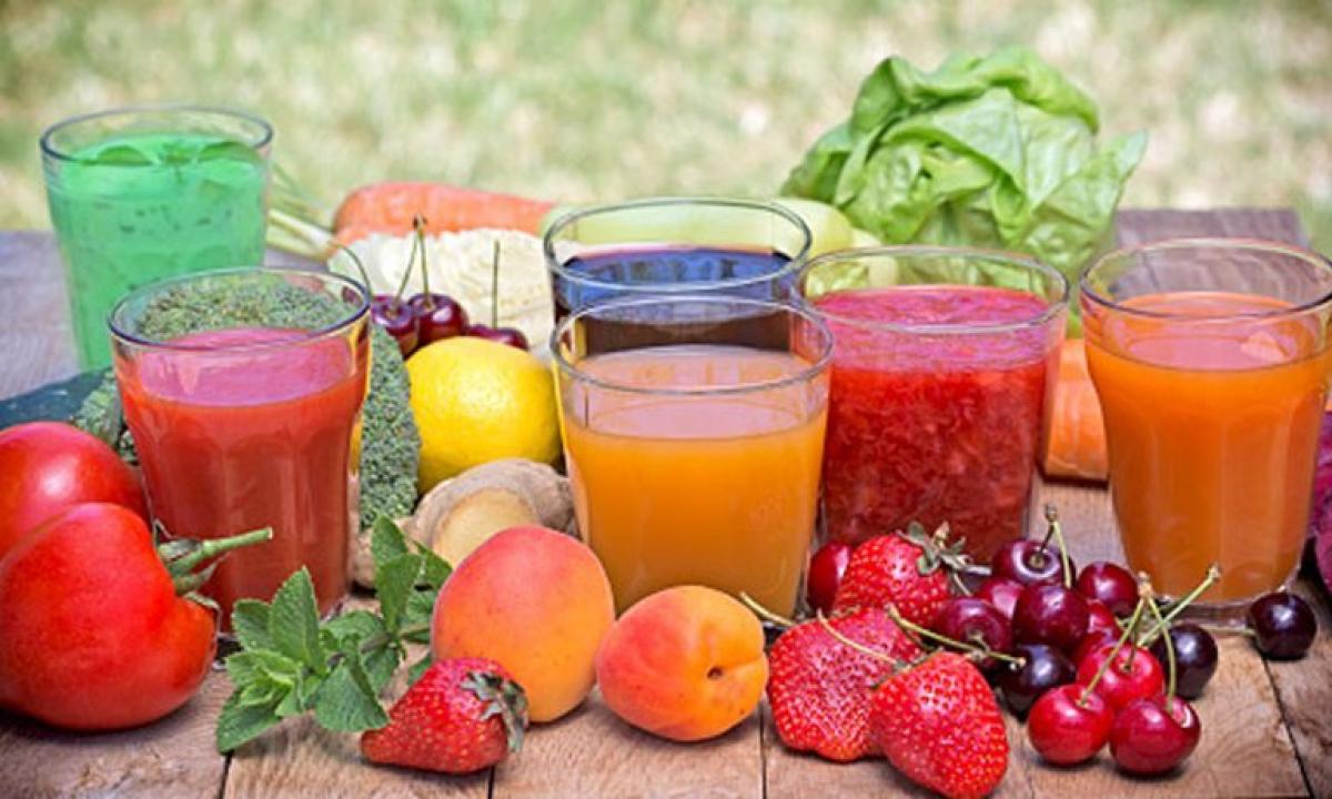Advantage and harm of fresh juices. How to drink and store juice?"