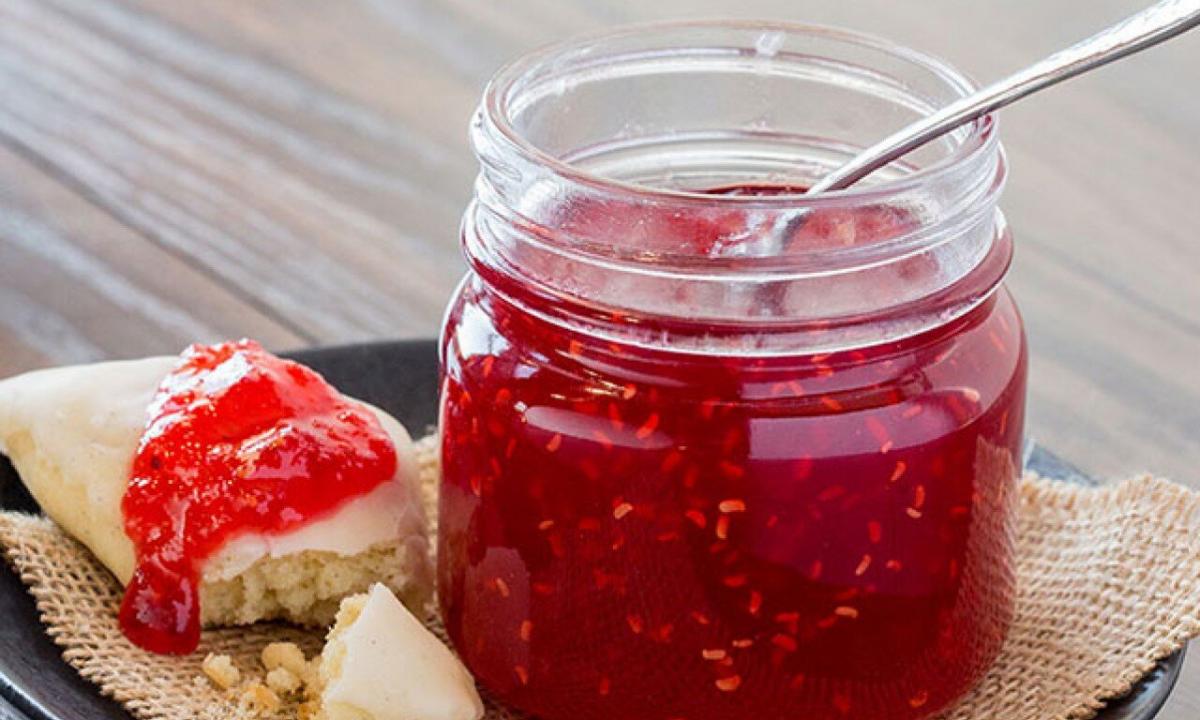 Mountain ash jam red: than it is useful how to prepare
