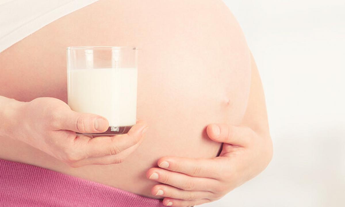 Whether it is possible to drink milk with honey at pregnancy?