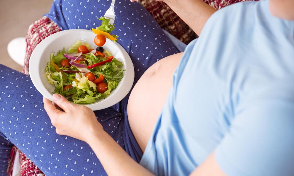 Whether vitamins are necessary to men when planning pregnancy