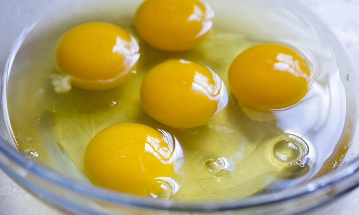 Than it is useful to drink crude eggs?"