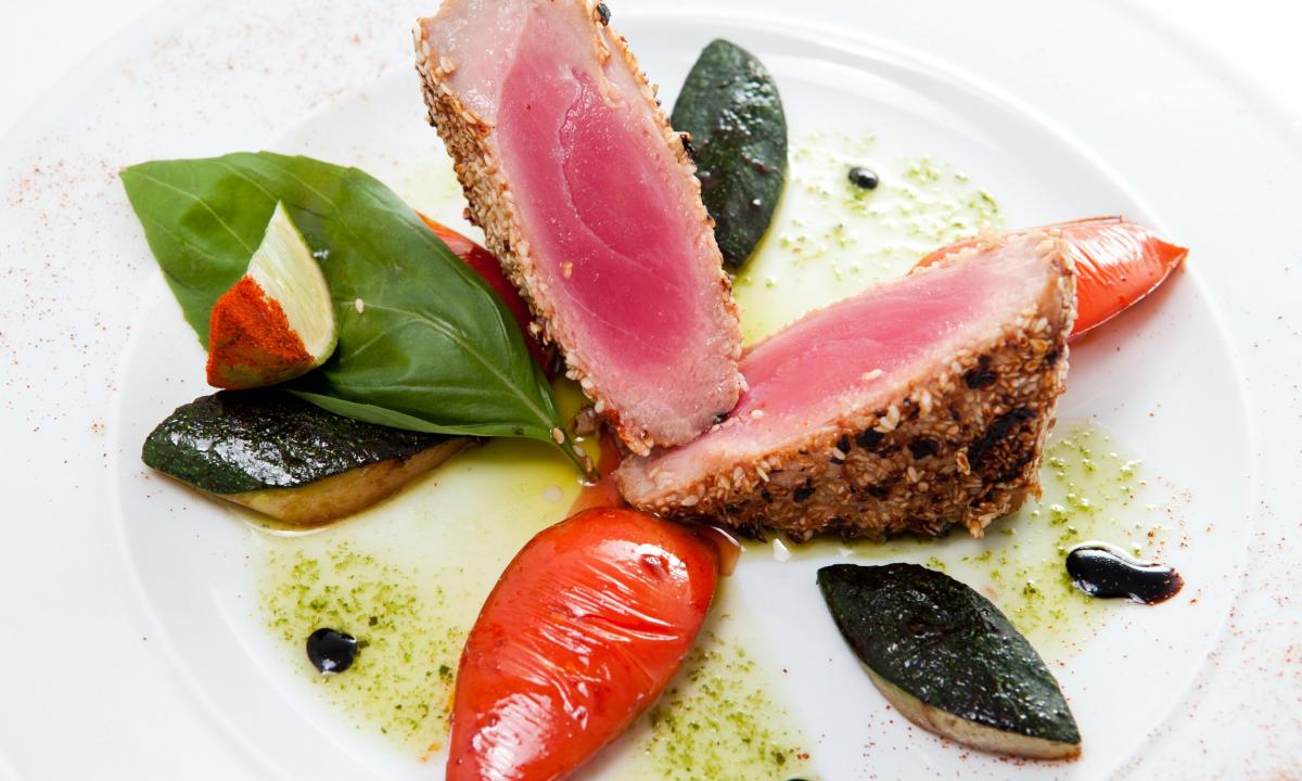 Tuna: useful properties and unusual taste of meat, description of types, recipes