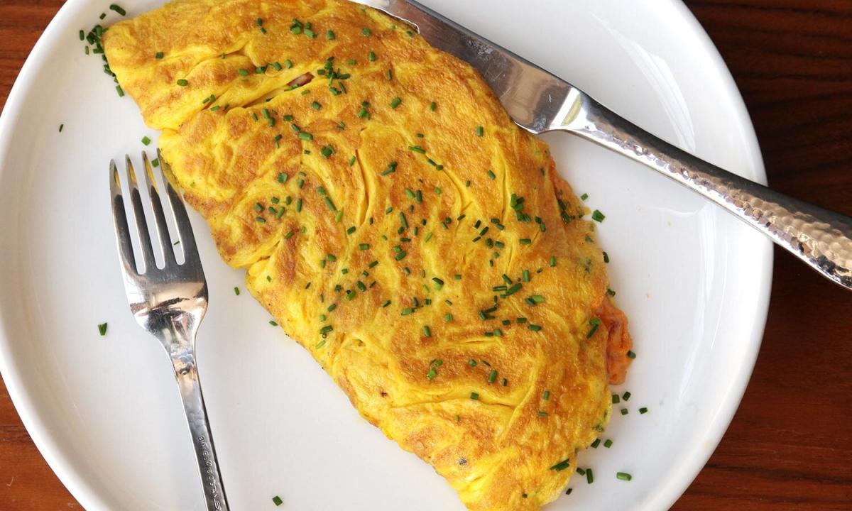 Airy omelet on a water bath