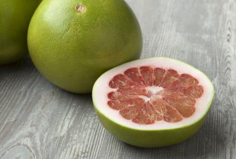 Fruit of a pomelo: useful properties and harm