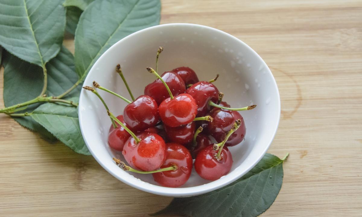 In what advantage and harm of sweet cherry for human health?
