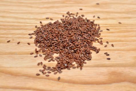 In what advantage and whether there is a harm from flax seeds flour