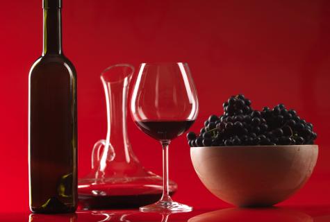 Red wine: advantage or harm for an organism?