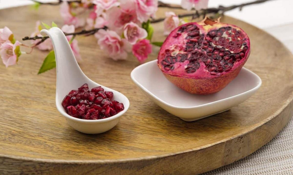 In what advantage of pomegranate for women