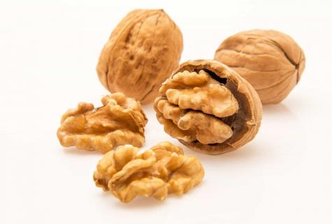 Than walnuts to women are useful