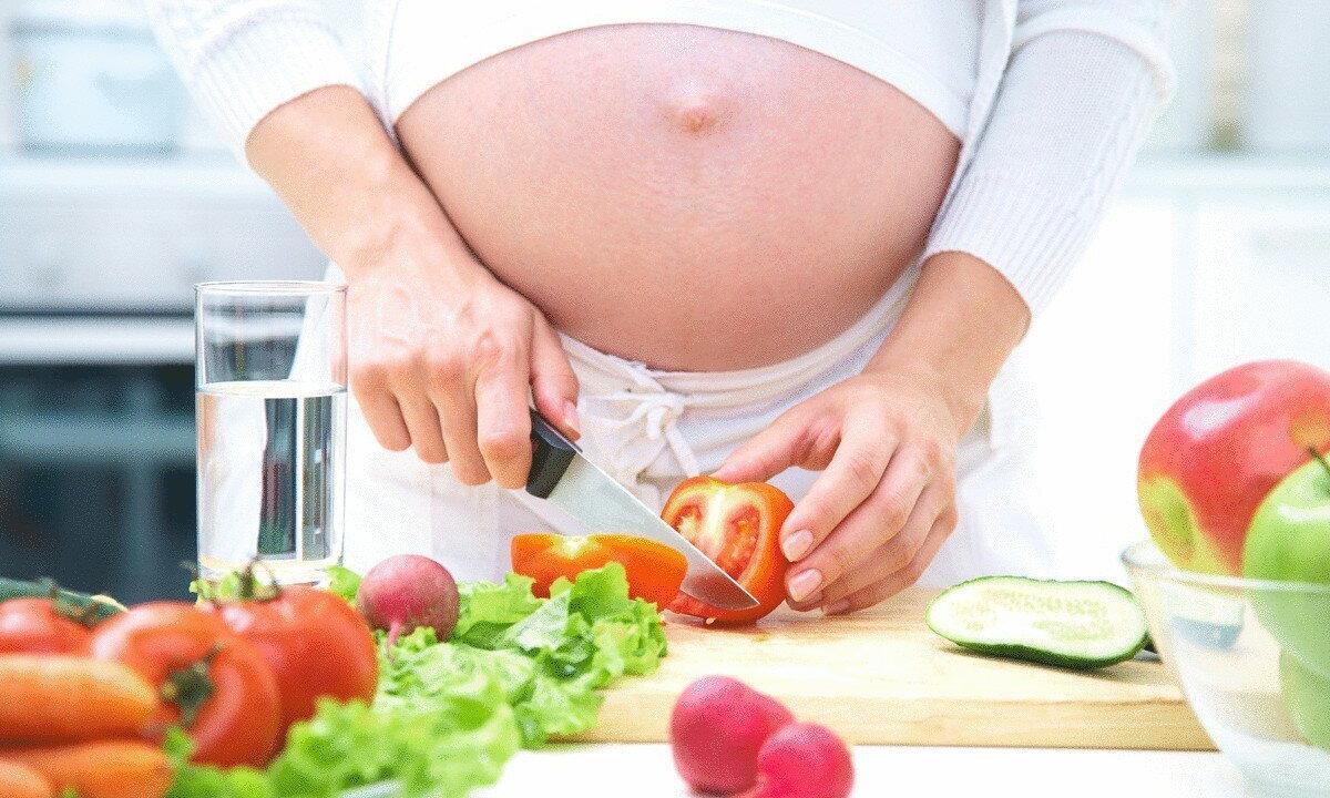 Whether it is possible to eat tomatoes at pregnancy