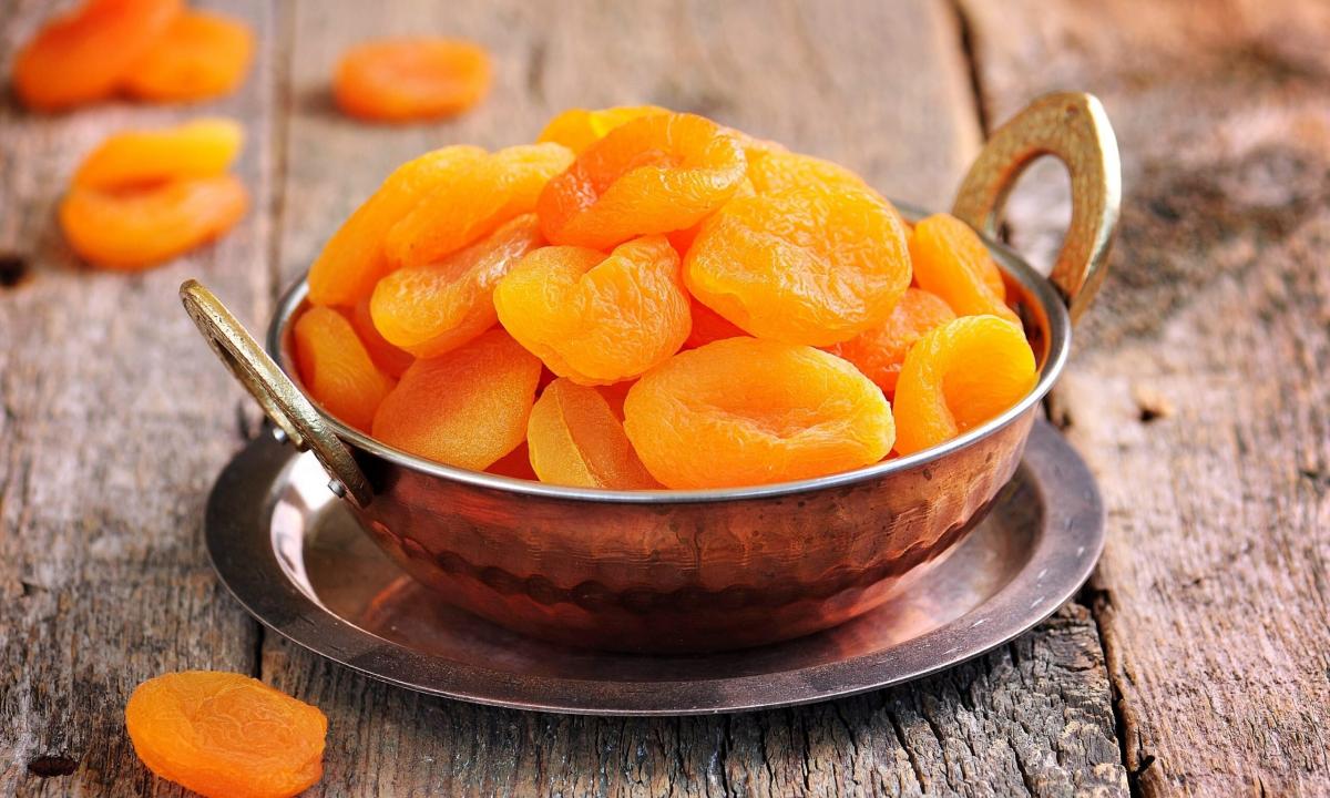 Whether dried apricots at weight loss is useful
