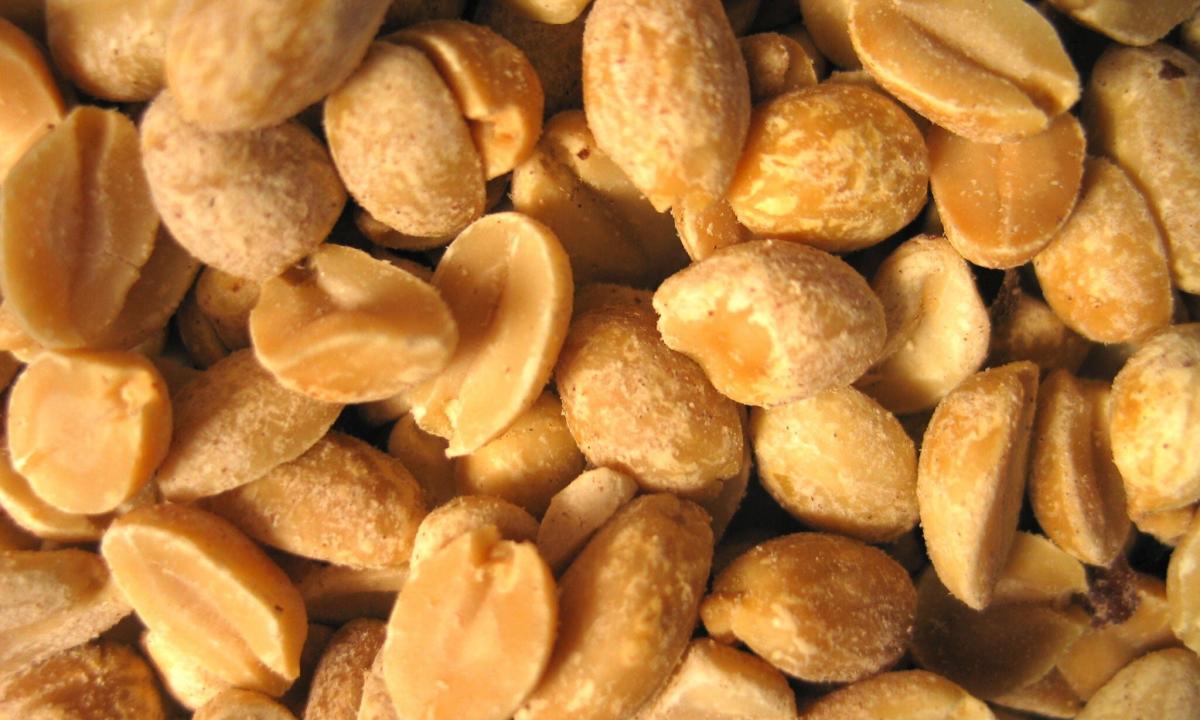 Whether roasted peanuts are useful