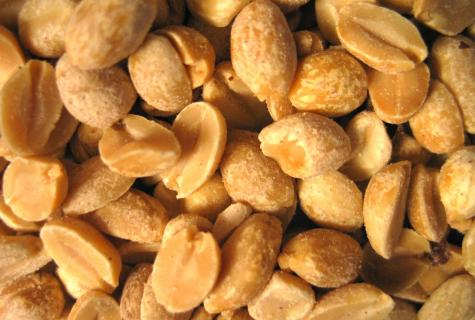 Whether roasted peanuts are useful