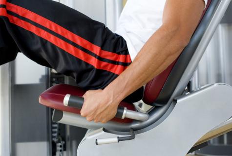 As it is correct to do bending of legs lying on the exercise machine