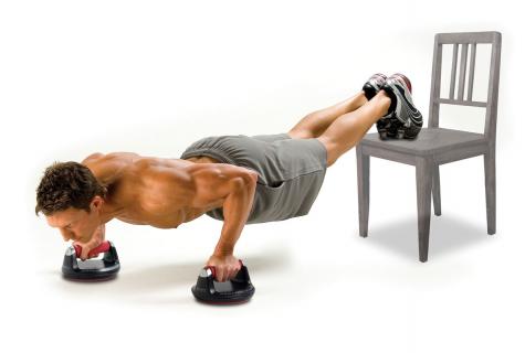 How to pump up shoulders push-ups from a floor