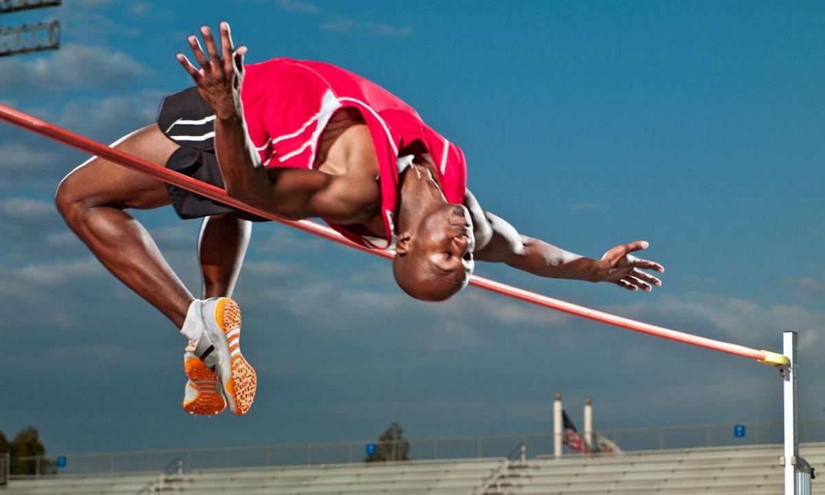 Throwings in track and field athletics: bases of the equipment and rule"