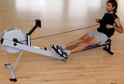 Features of exercises on the rowing exercise machine