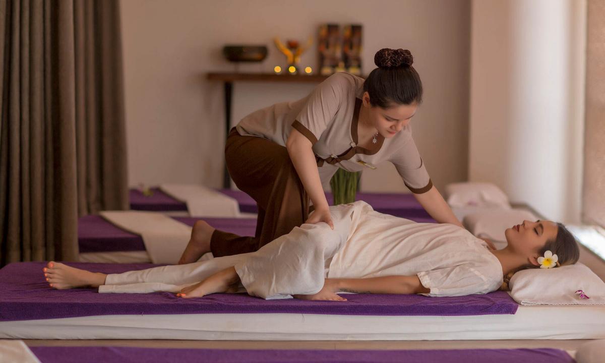 Yoga-massage: types and technicians"