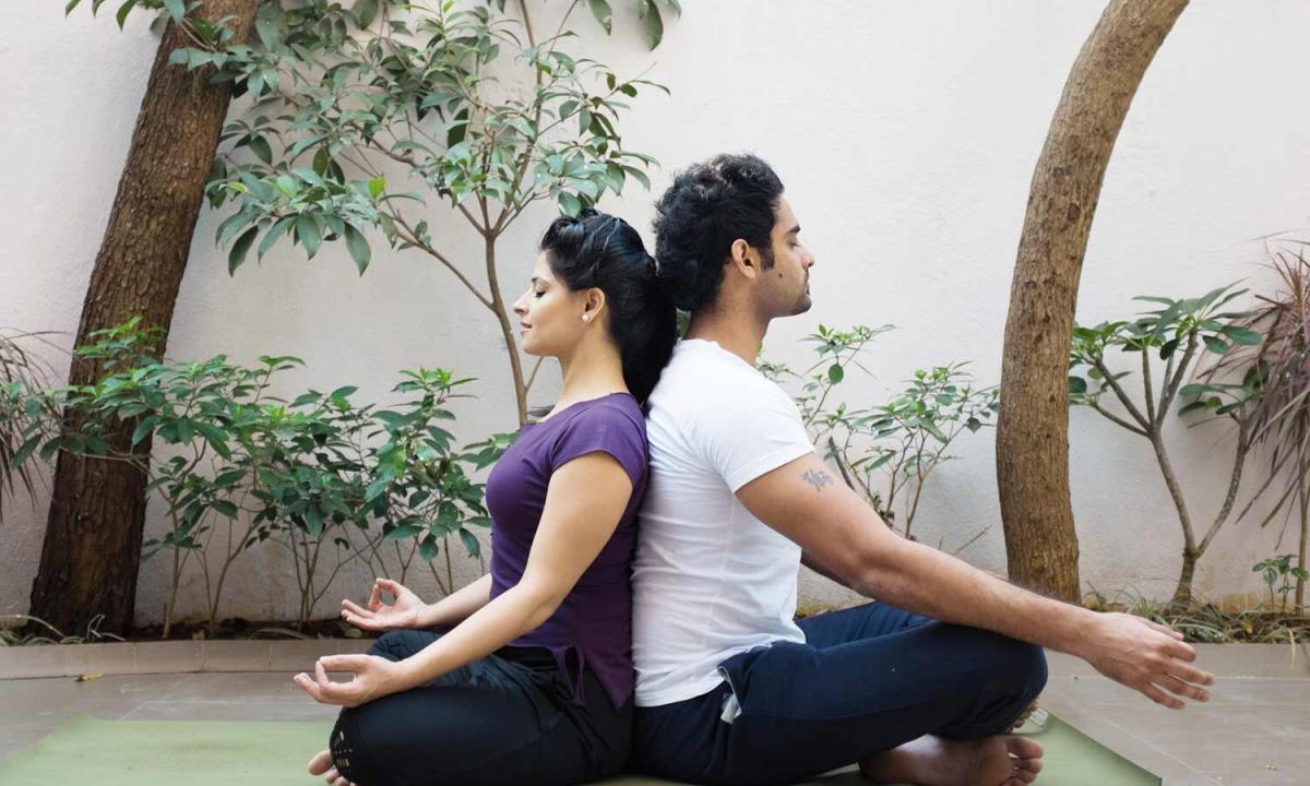 On couples: yoga for two