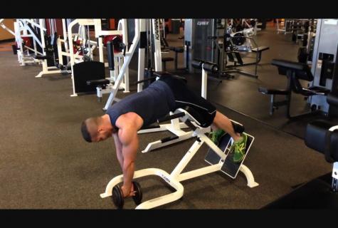 As it is correct to do extension of hands because of the head with a dumbbell sitting two hands
