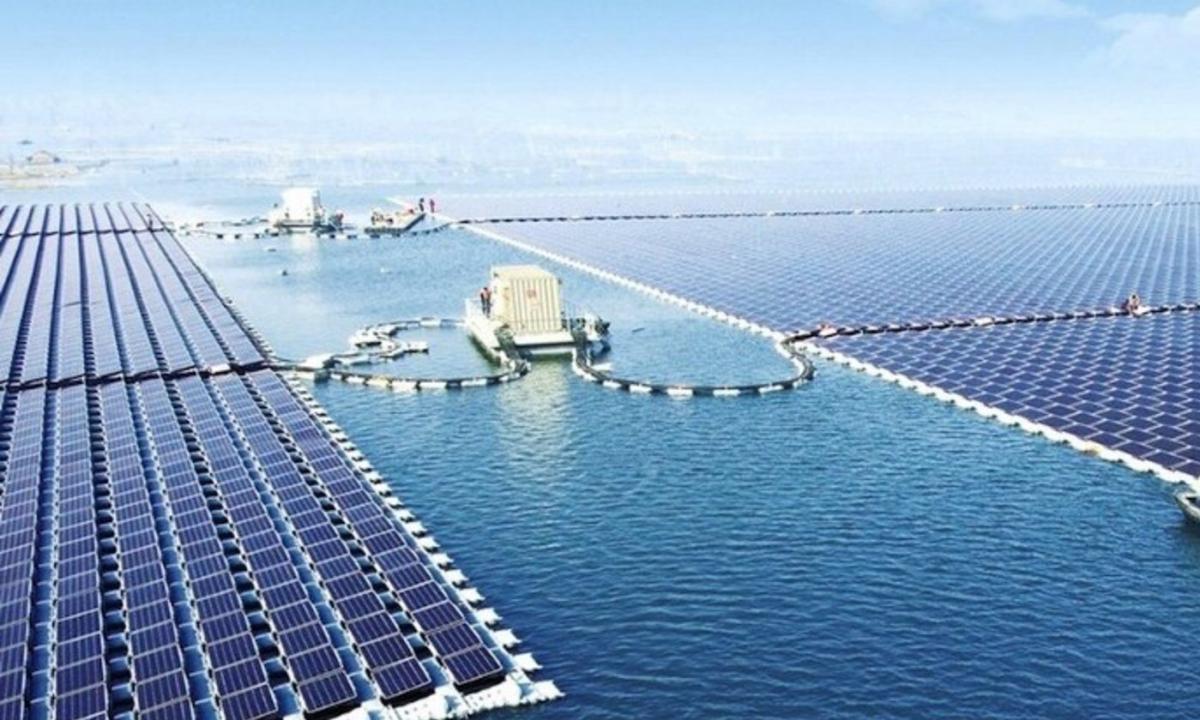 Floating solar power stations