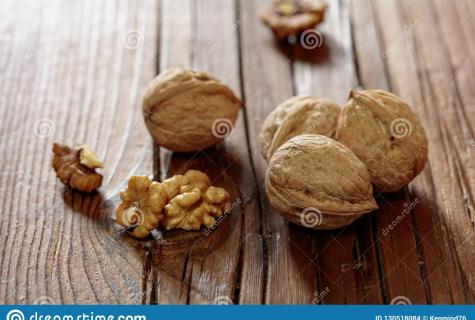 As correctly and quickly to shell walnuts