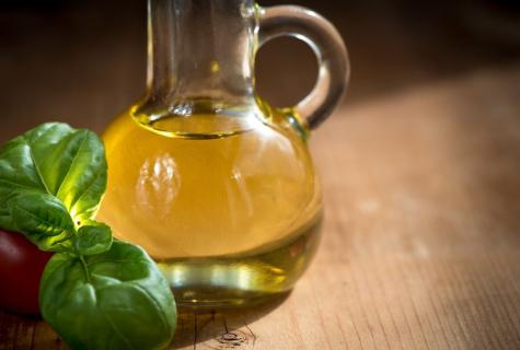 For what and how to use olive oil for the person