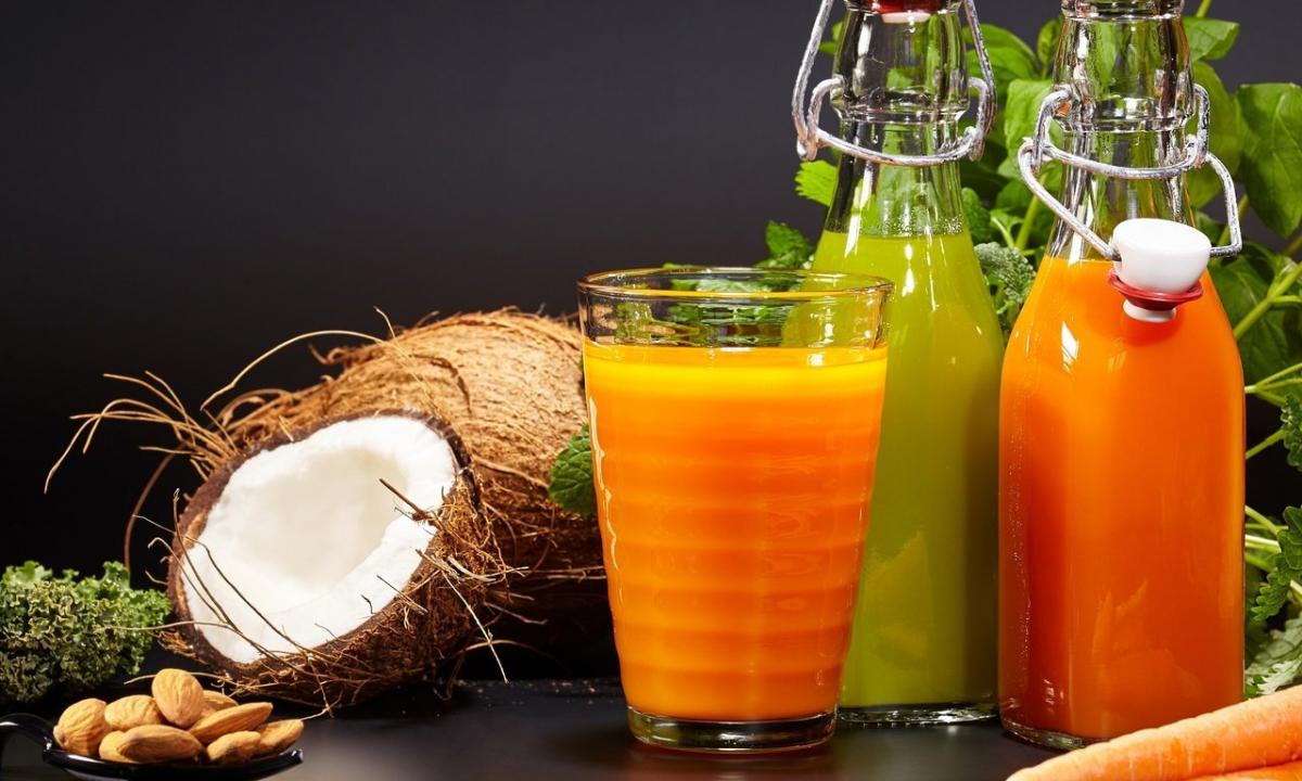 Medical and cosmetic use of useful properties of carrot juice
