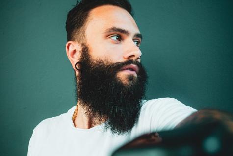 How to grow small beard
