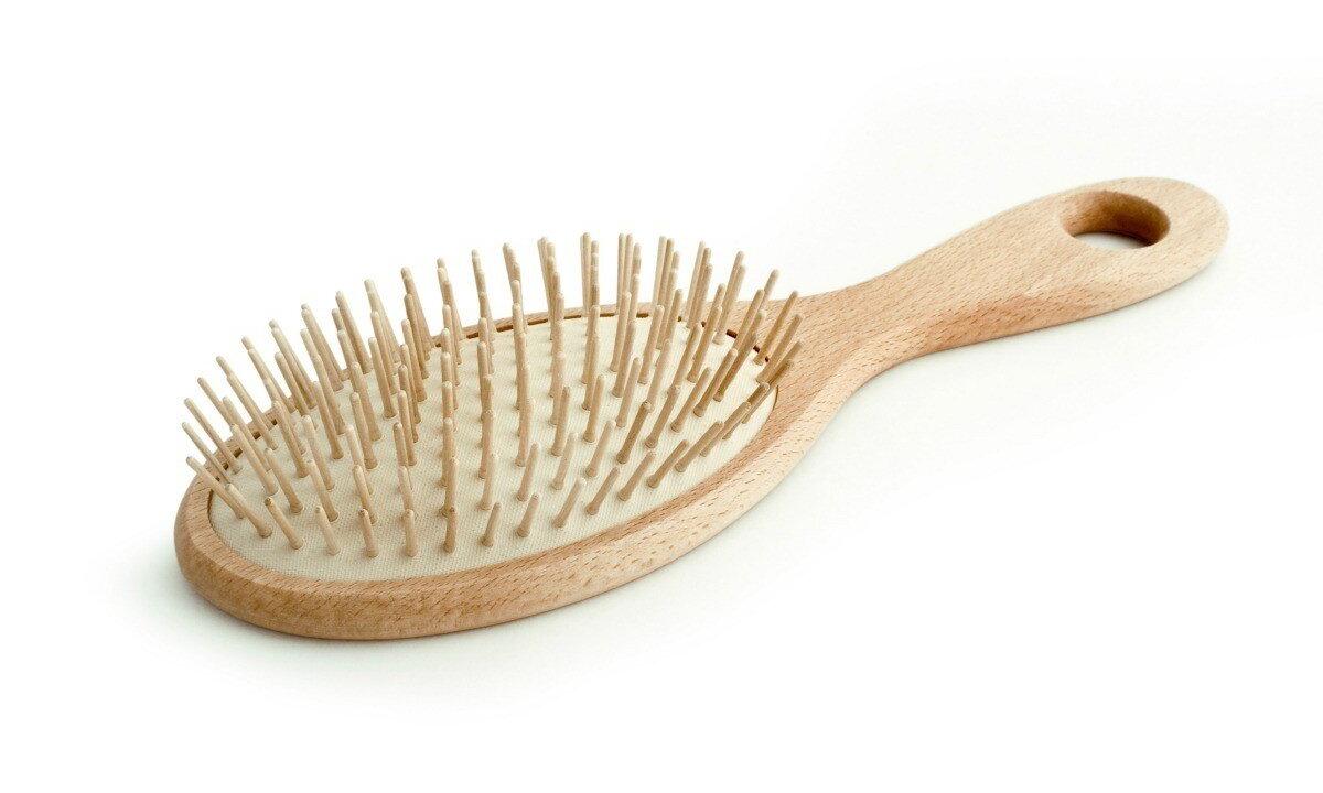 How to clean hairbrush in house conditions