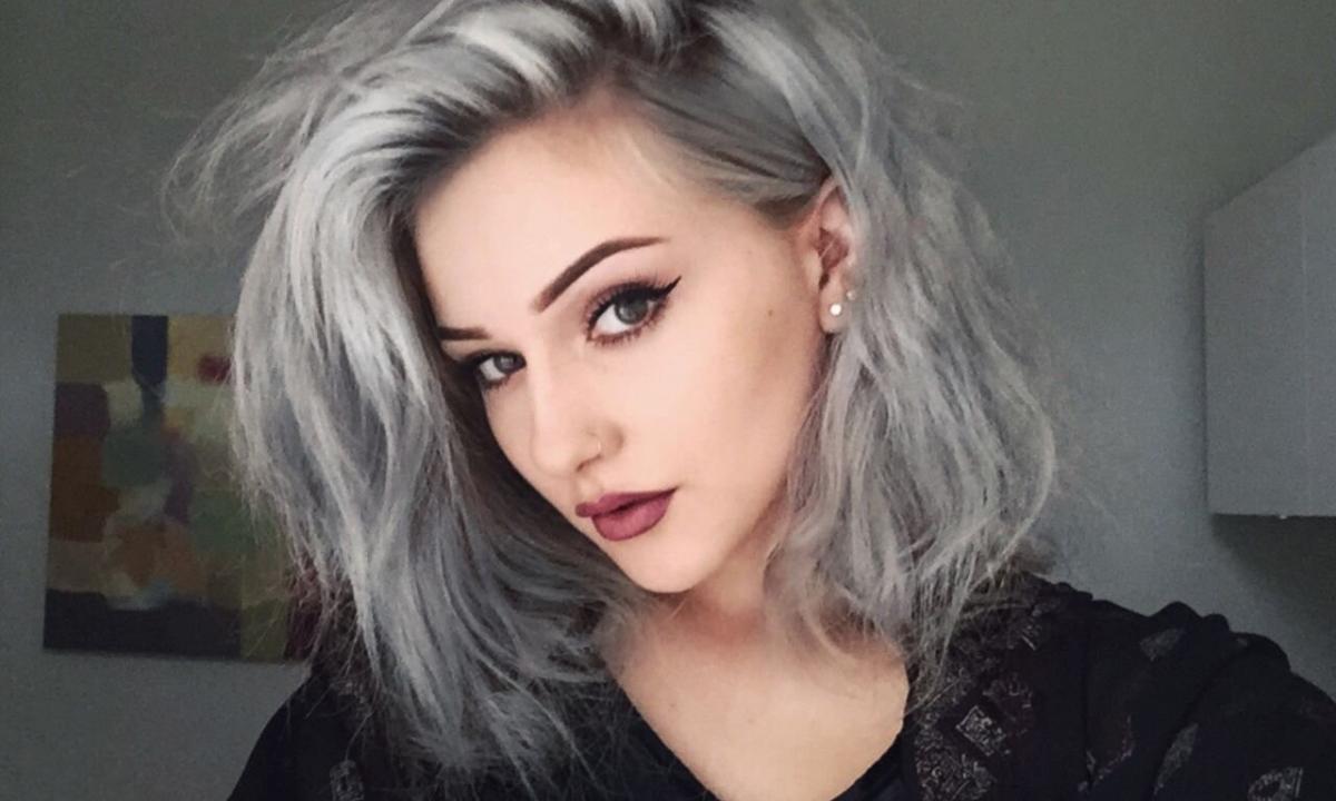 What hair color approaches gray-blue eyes?