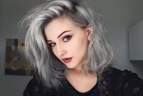 What hair color approaches gray-blue eyes?