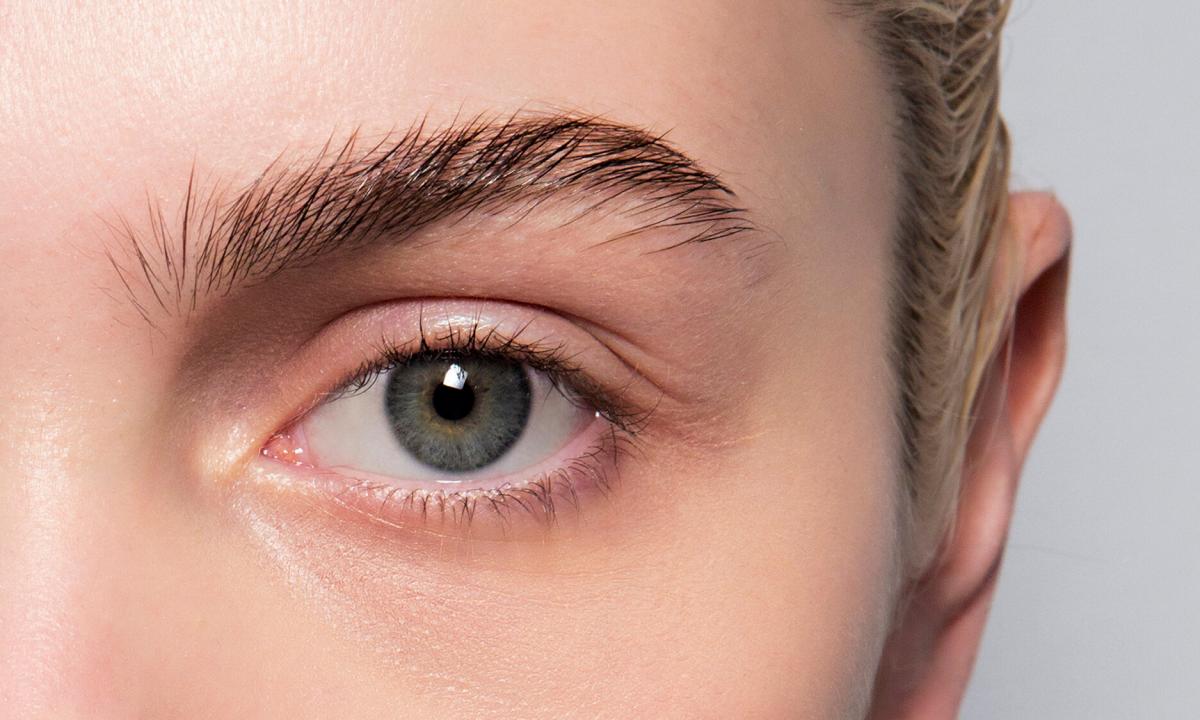 How to grow dense eyebrows